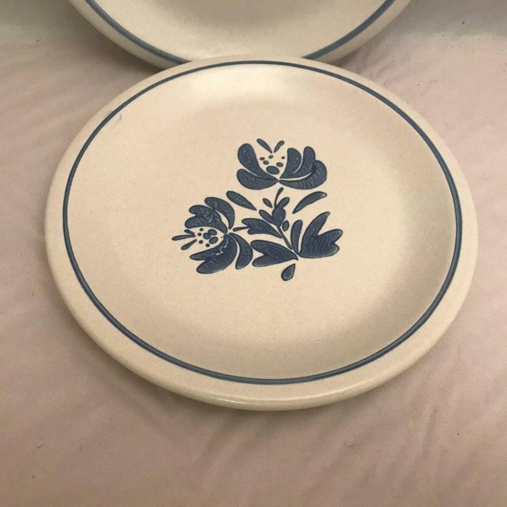Pfaltzgraff Yorktowne Pair Bread & Butter Plates - Picture 2 of 8